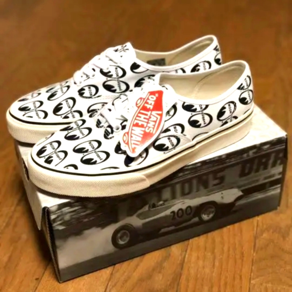 VANS X MOONEYES AUTHENTIC MQQN Equipped Sneakers White 2018 Japan Xmas Party ltd